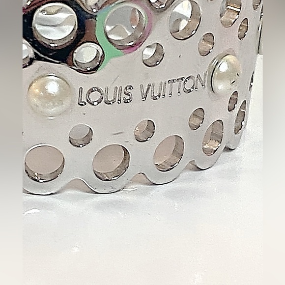Louis Vuitton Hide and Seek Pearl Silver Tone Bangle Bracelet - Picture 6 of 6